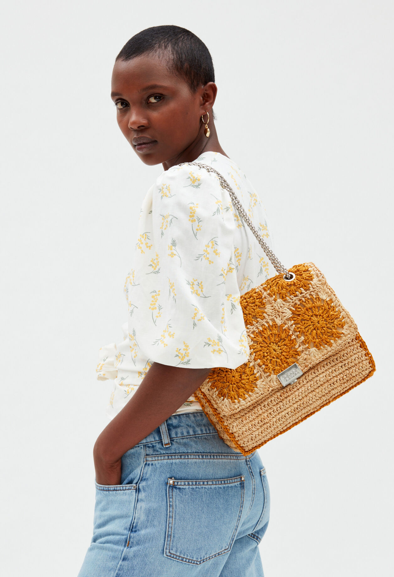 Mimosa raffia bag in size TU Claudie Pierlot