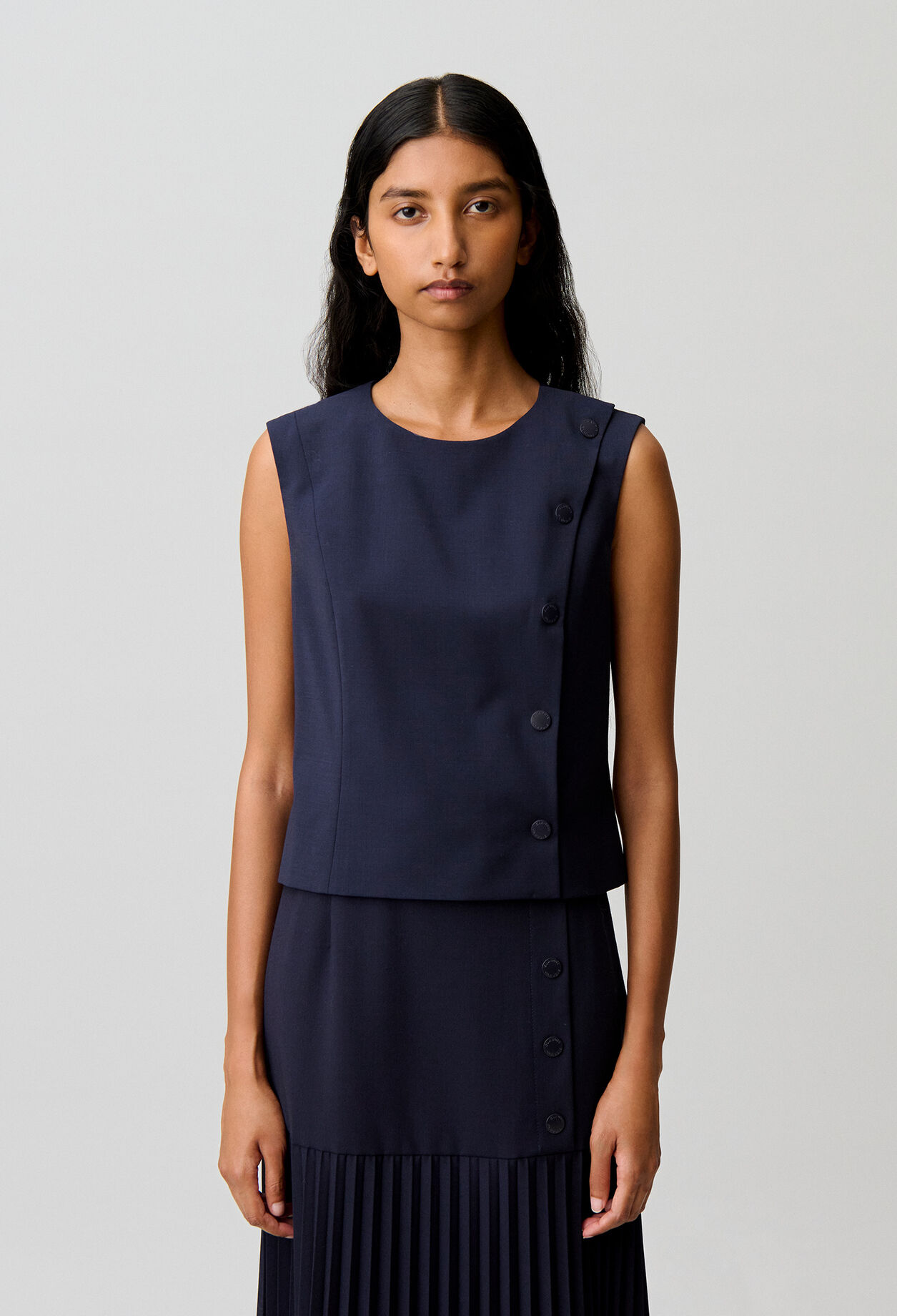 Fitted sleeveless top