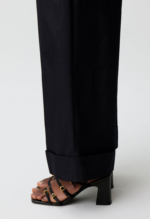 Wide-leg trousers