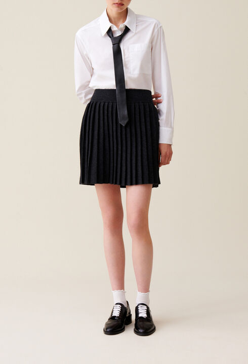 Black leather tie