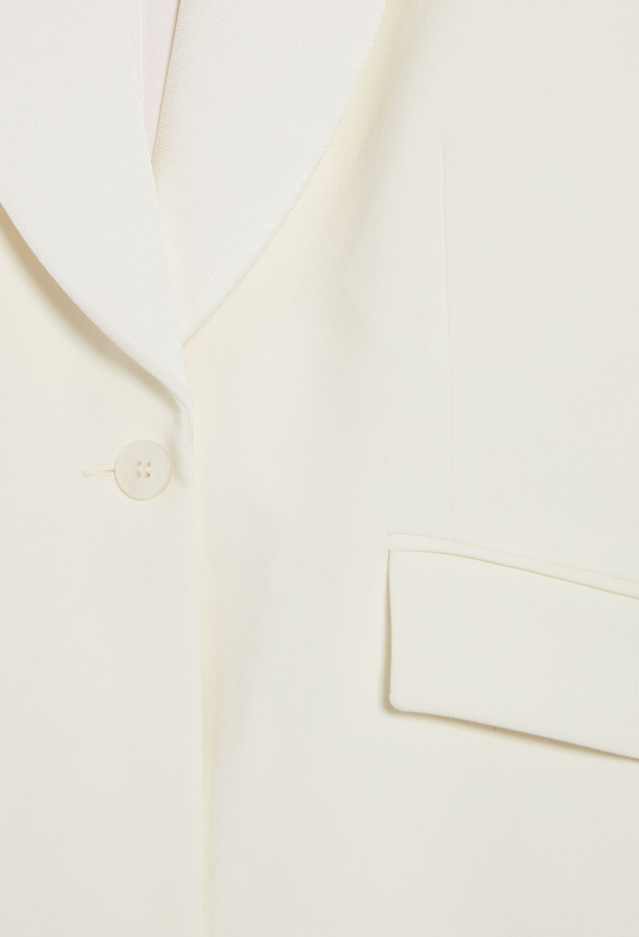 Dual fabric suit jacket