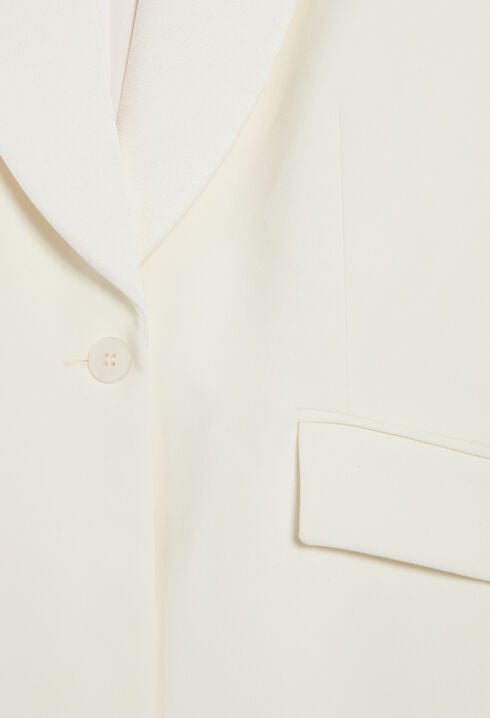 Dual fabric suit jacket