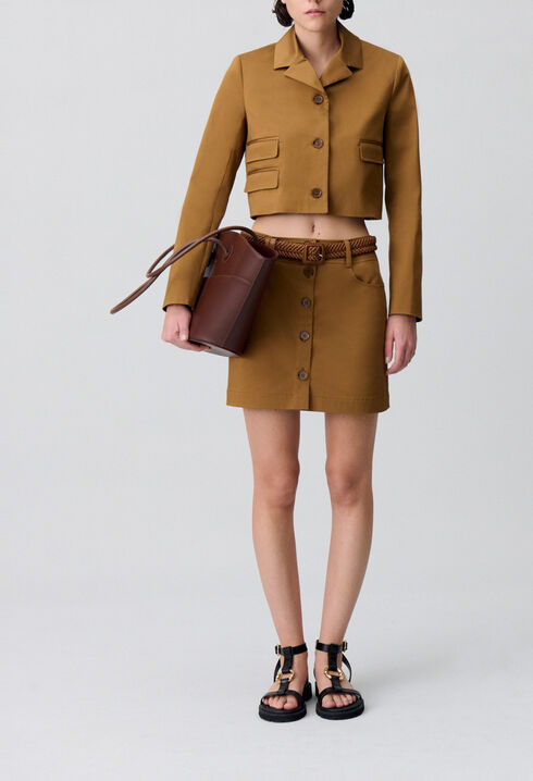 Short blazer with notched lapels