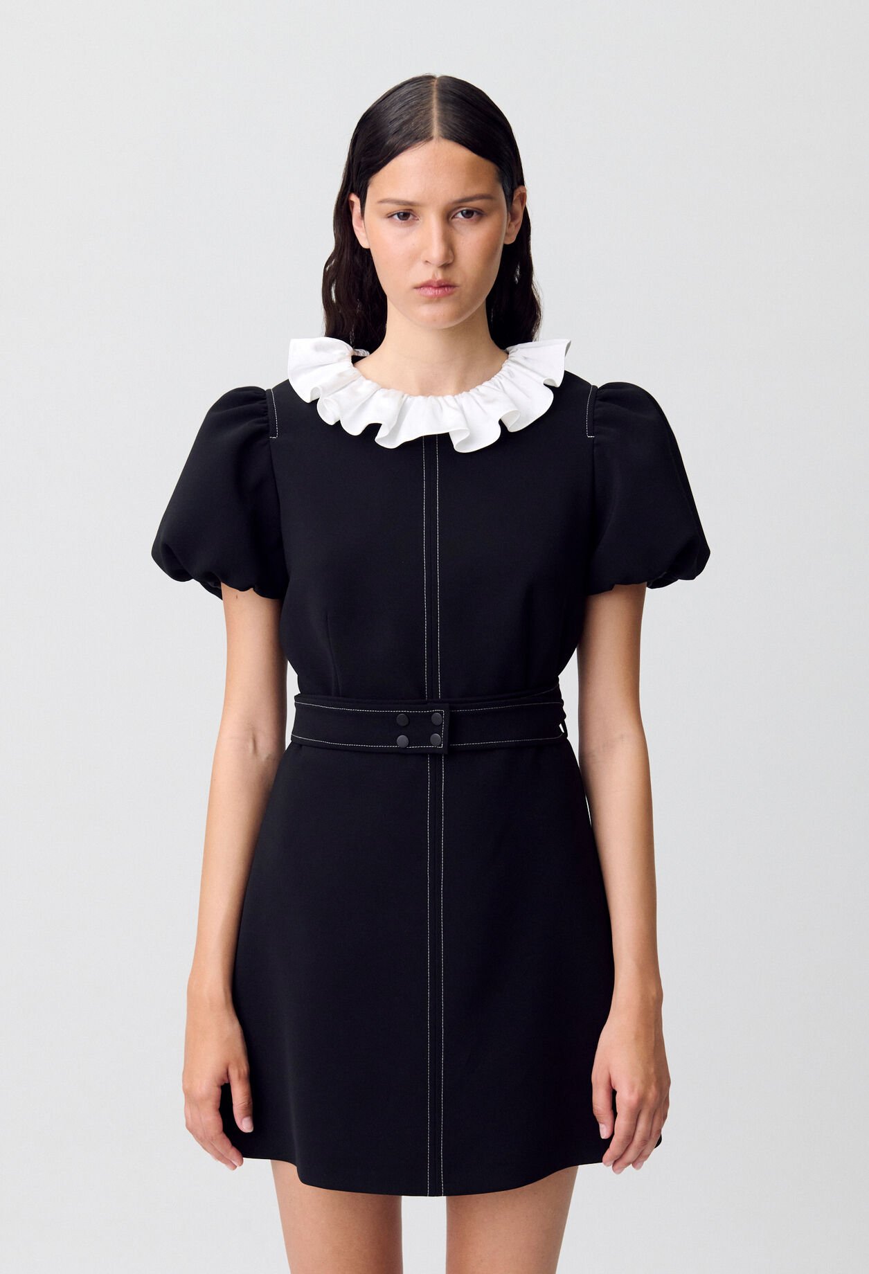 Short dress with collar