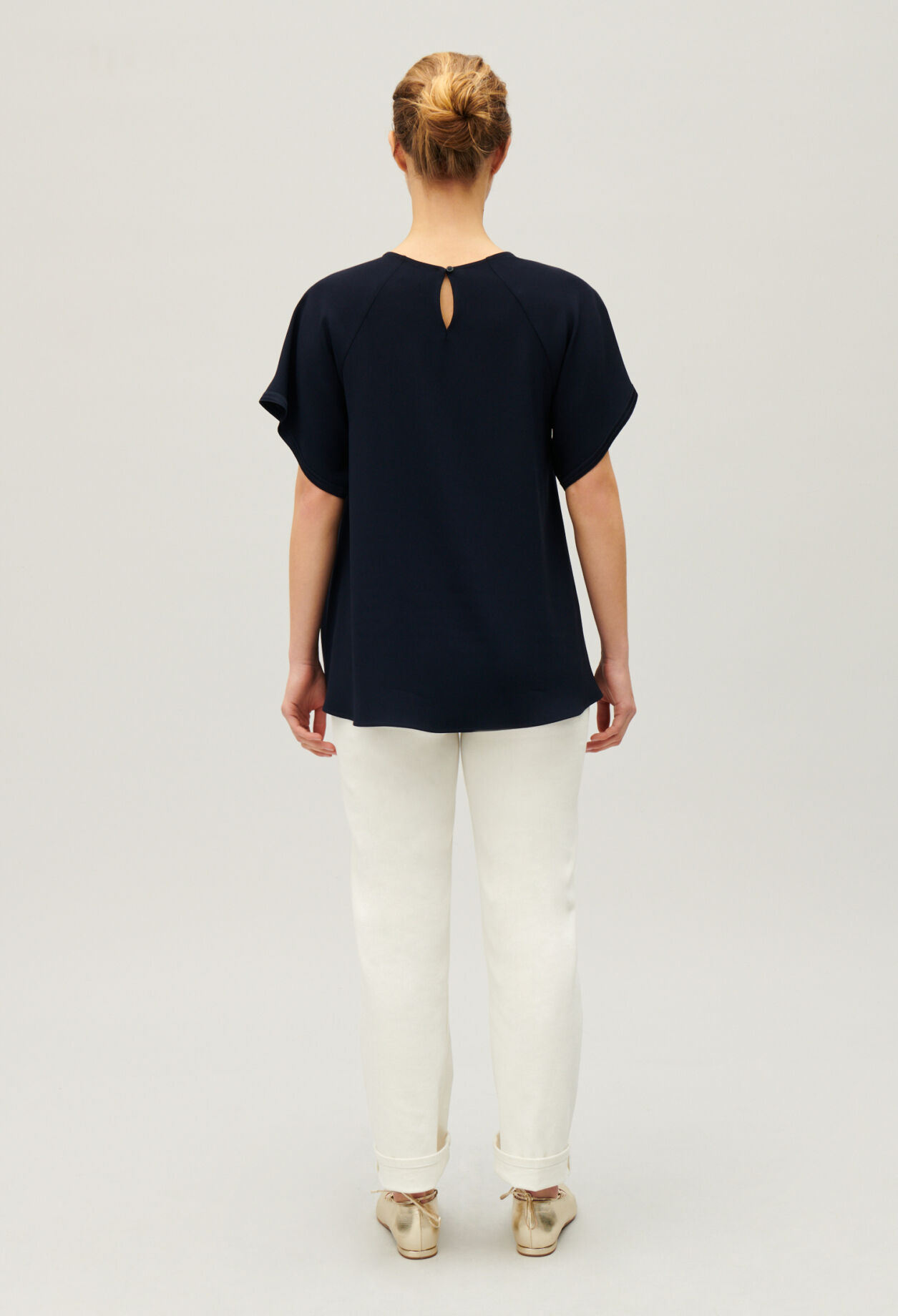 Navy short-sleeved top