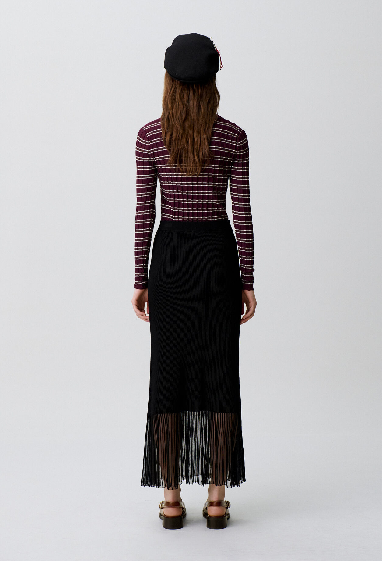 Long knitted skirt