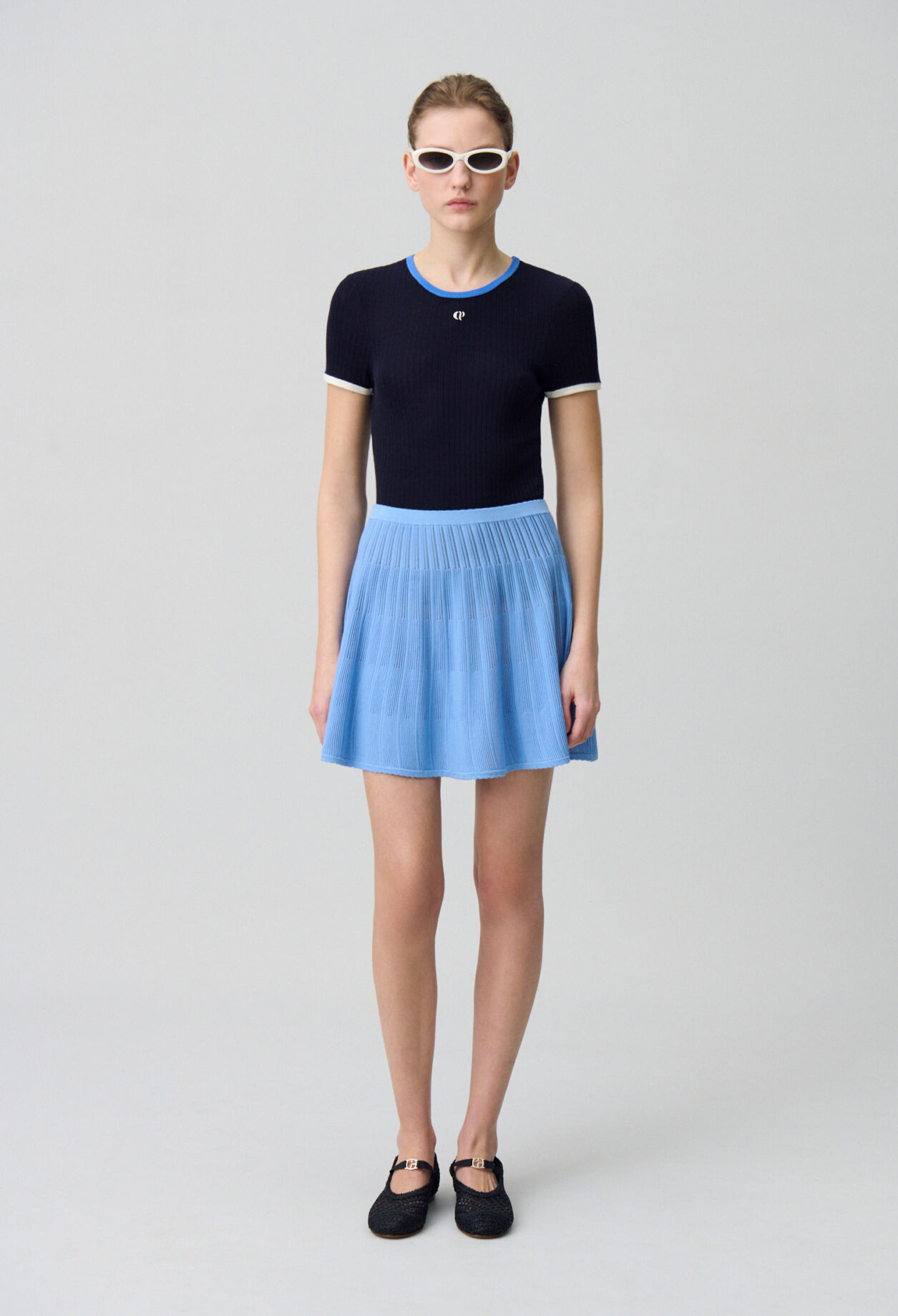 Short knit skirt