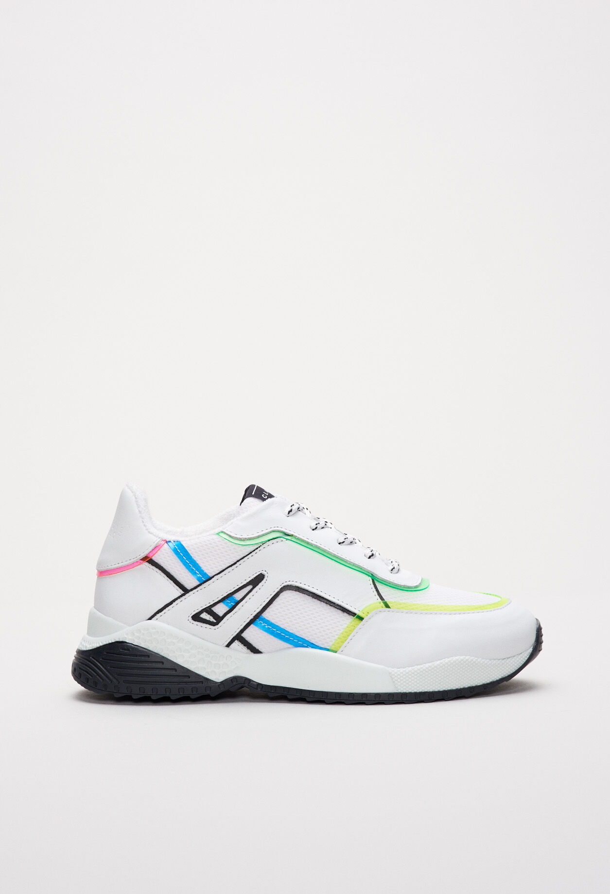 Trainers with graphic soles