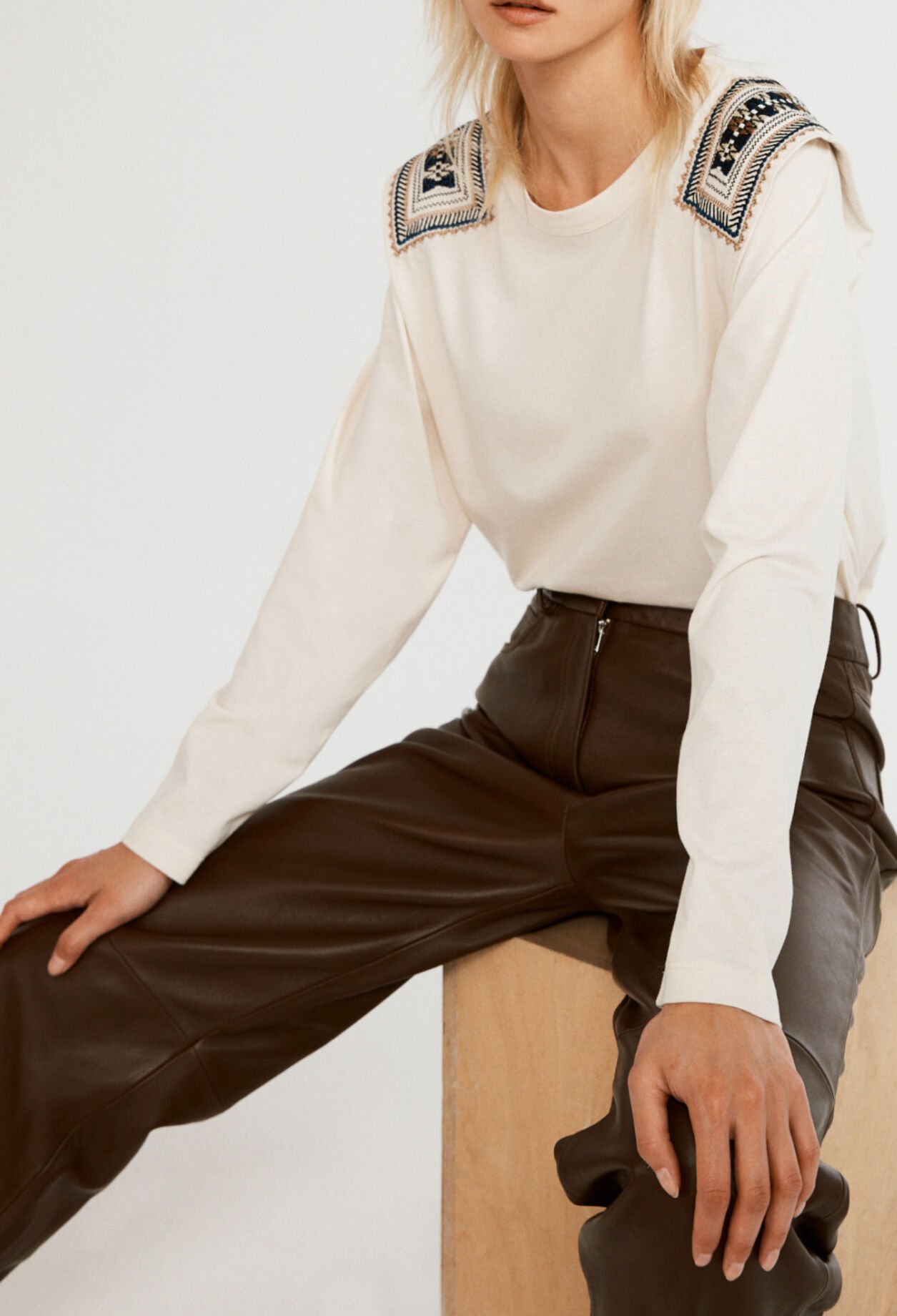 Long-sleeved top
