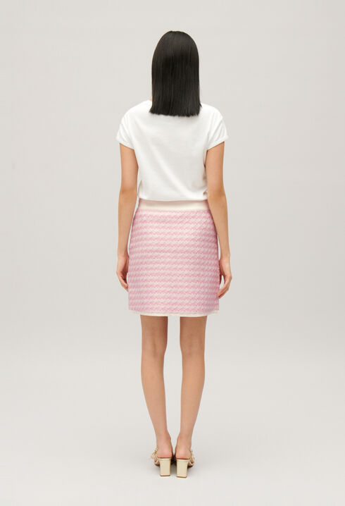 Short, two-tone knit skirt