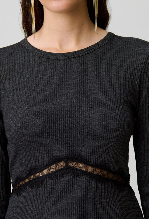 Long-sleeved lace T-shirt