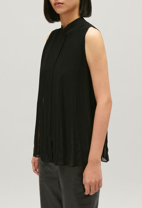 Sleeveless, floaty top