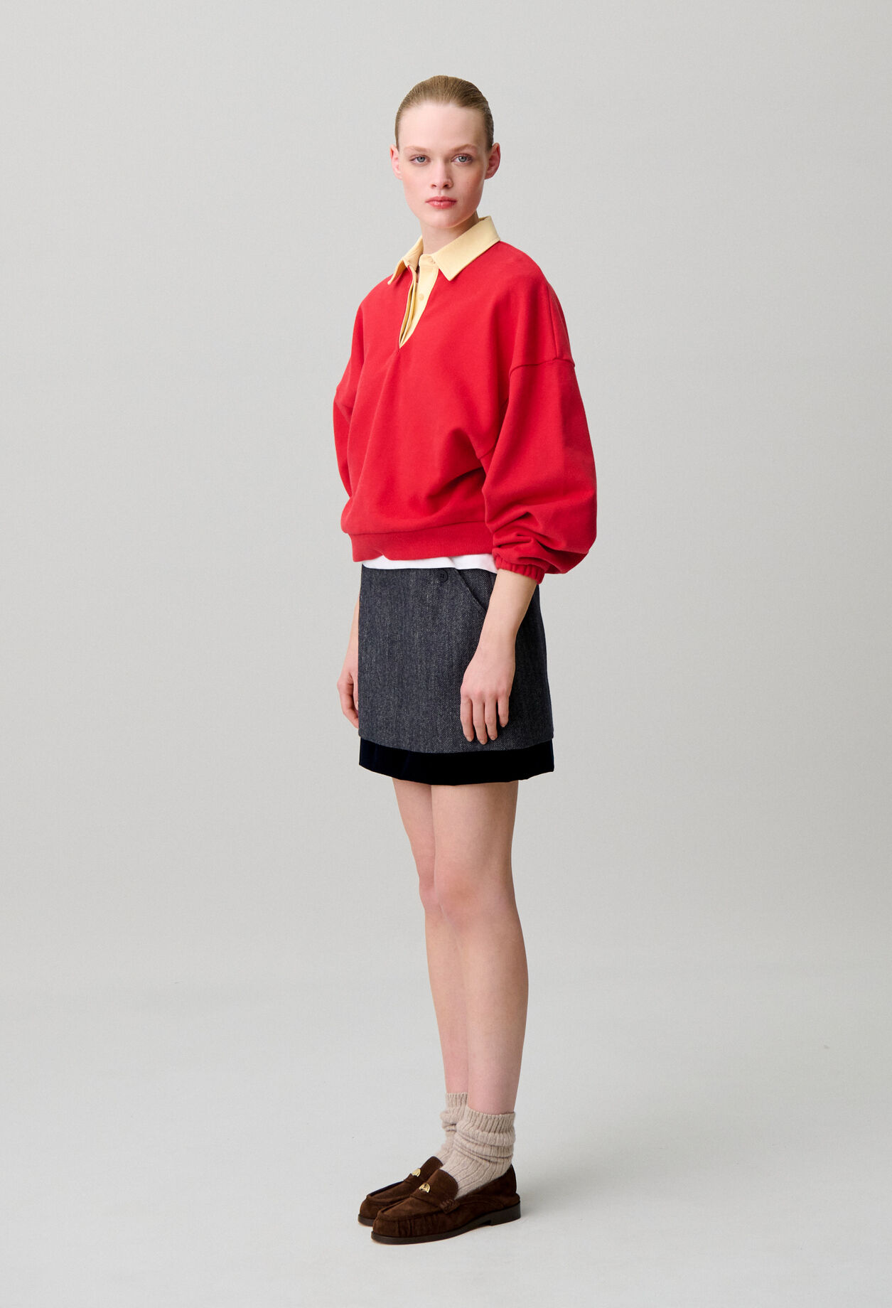Short bi-material skirt