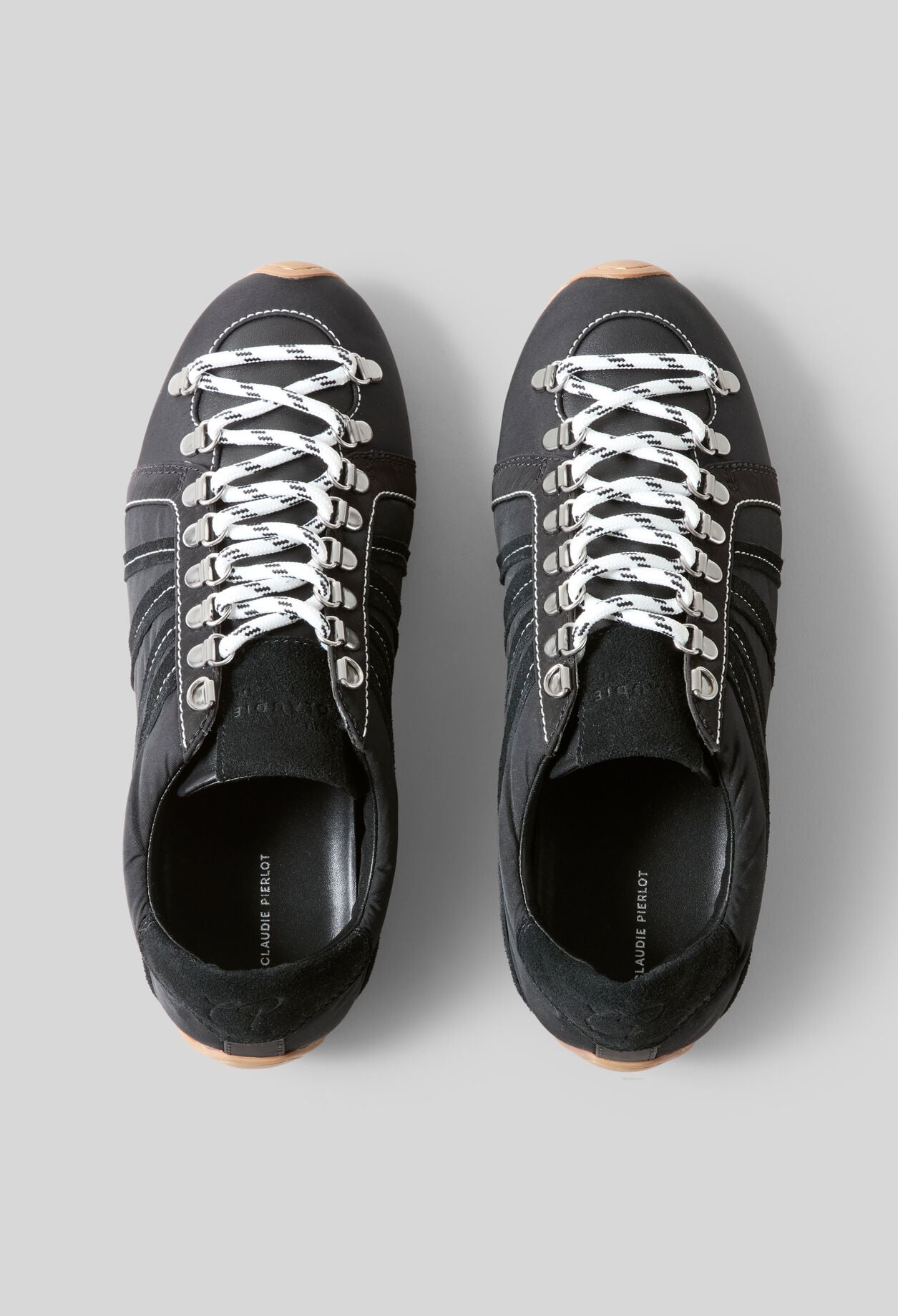 Swing metallic trainers