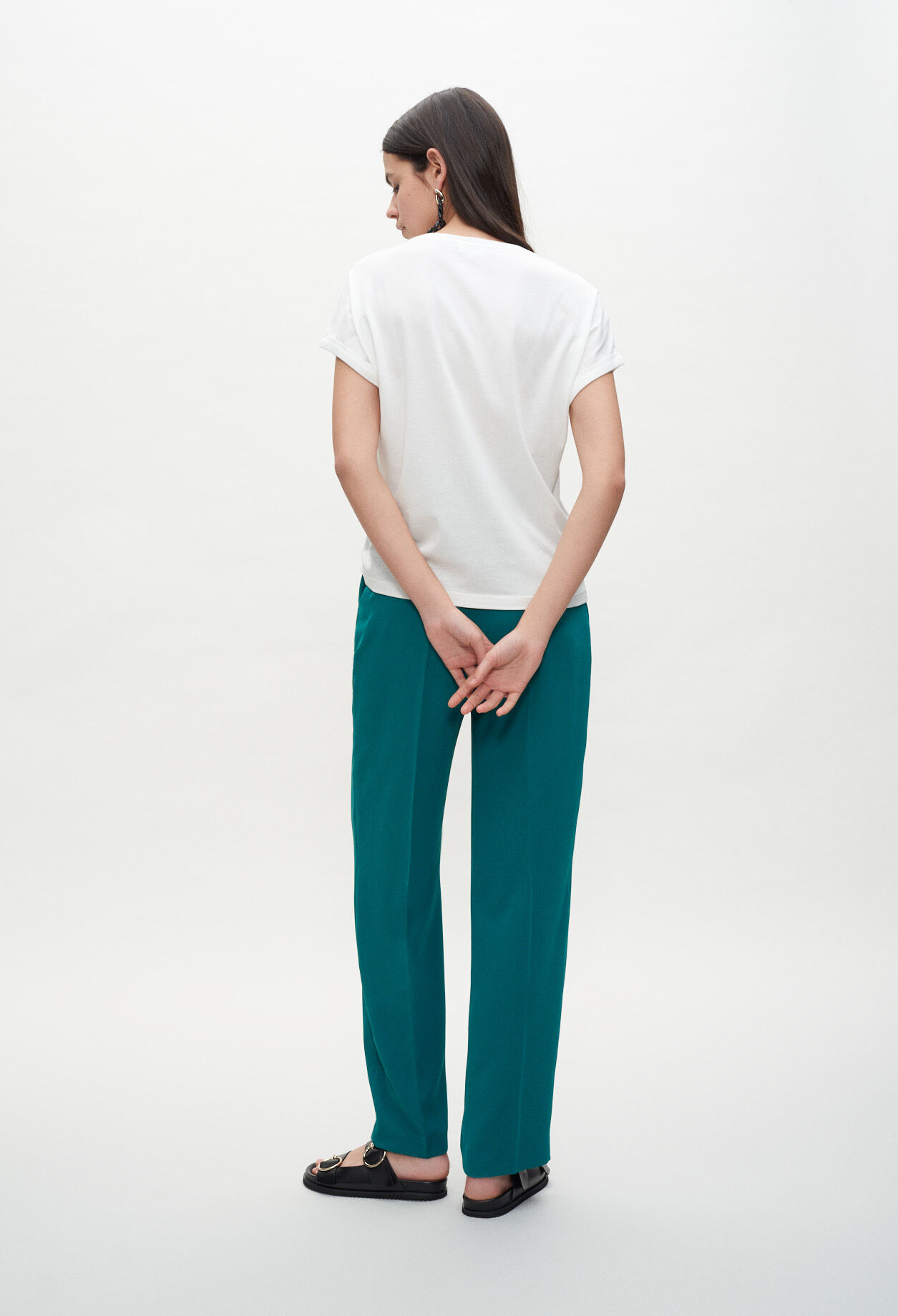 White short-sleeved T-shirt