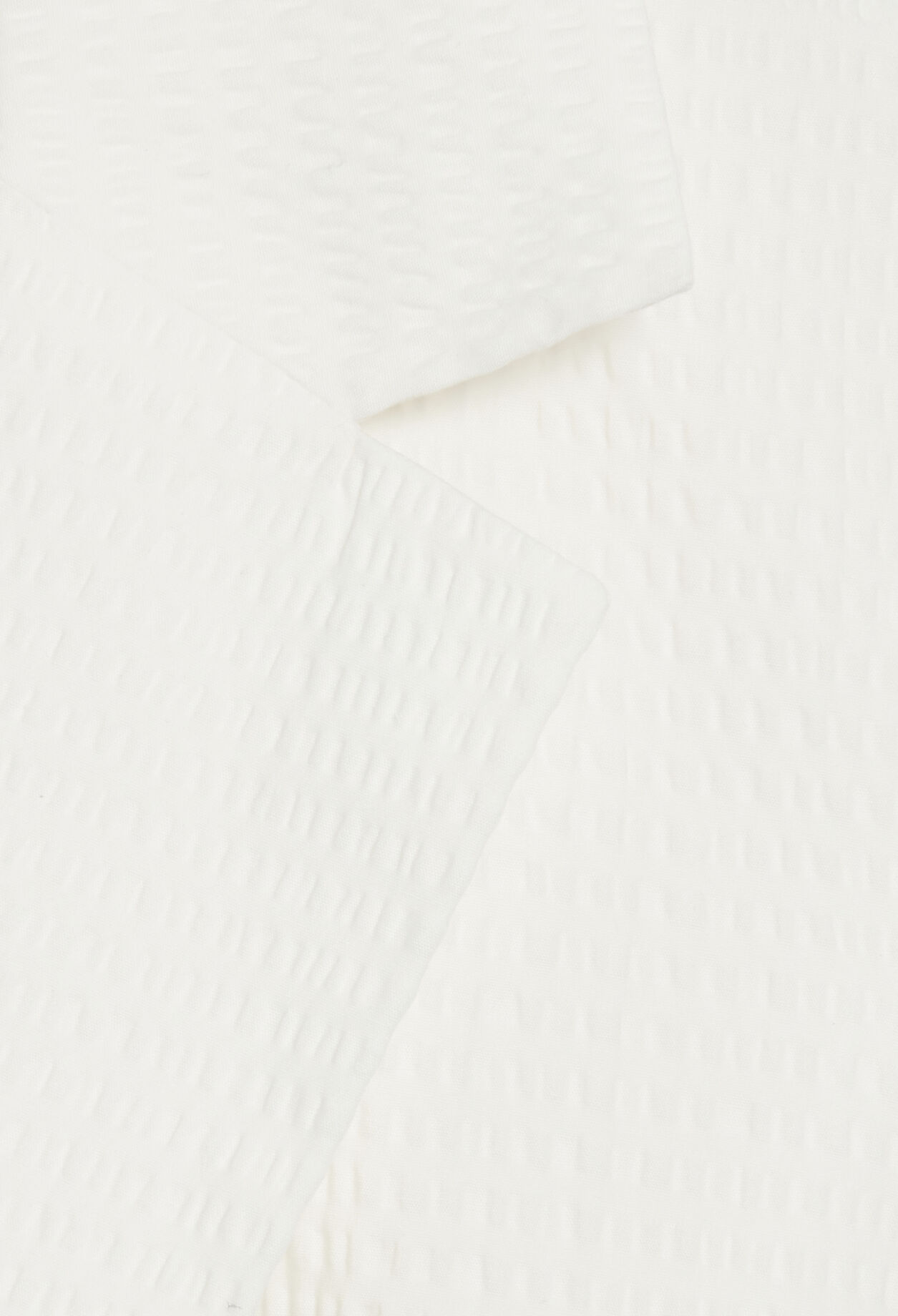 White slim-fit suit jacket