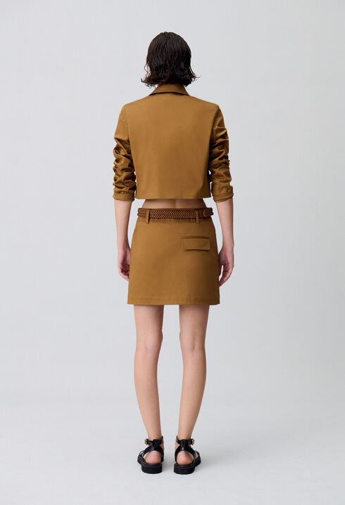Short blazer with notched lapels