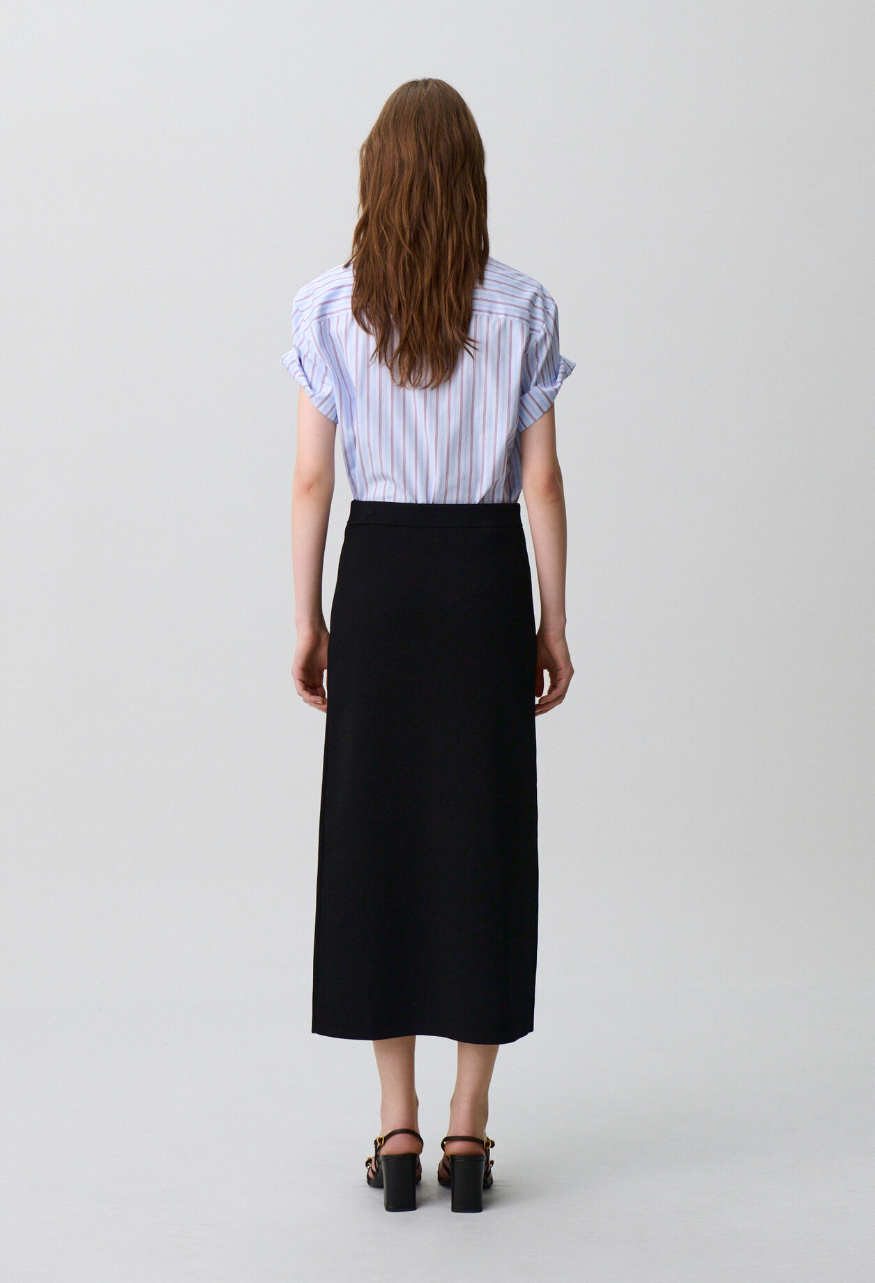 Fitted knitted midi skirt