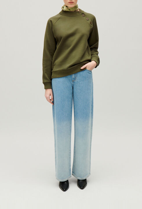 Button sweatshirt