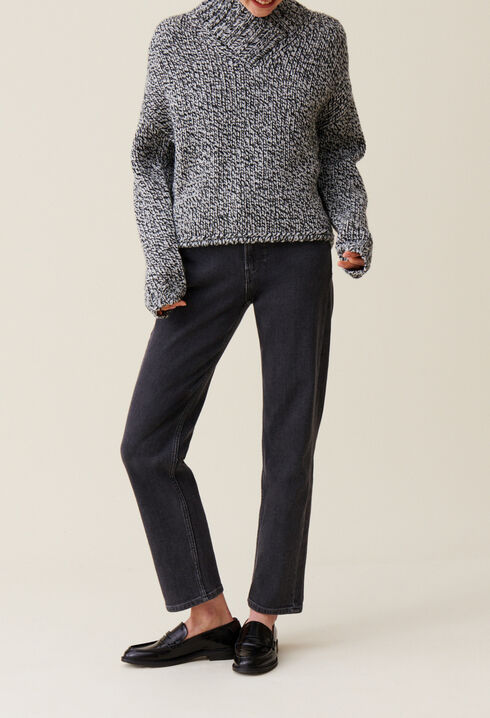 Grey chunky knit V-neck jumper
