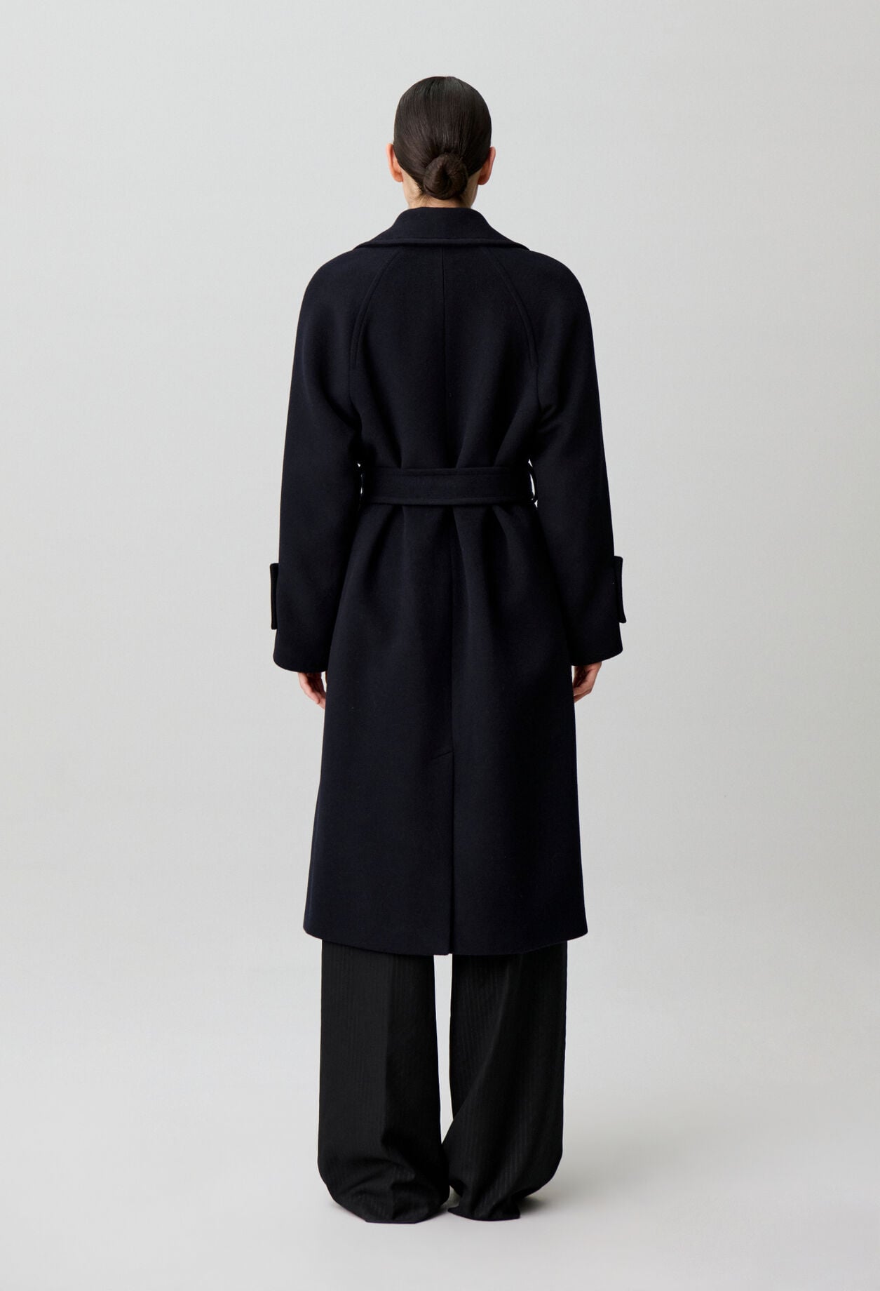 Straight coat with removable belt