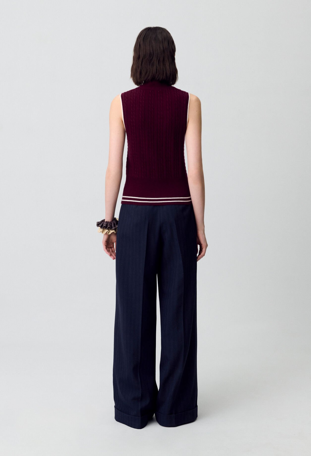 Sleeveless jumper