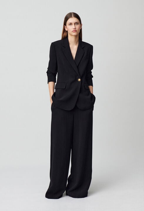 Buttoned blazer