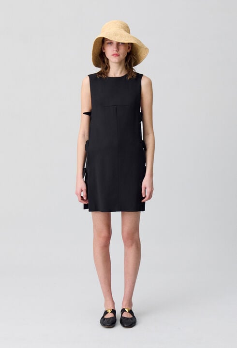 Short dress with bows