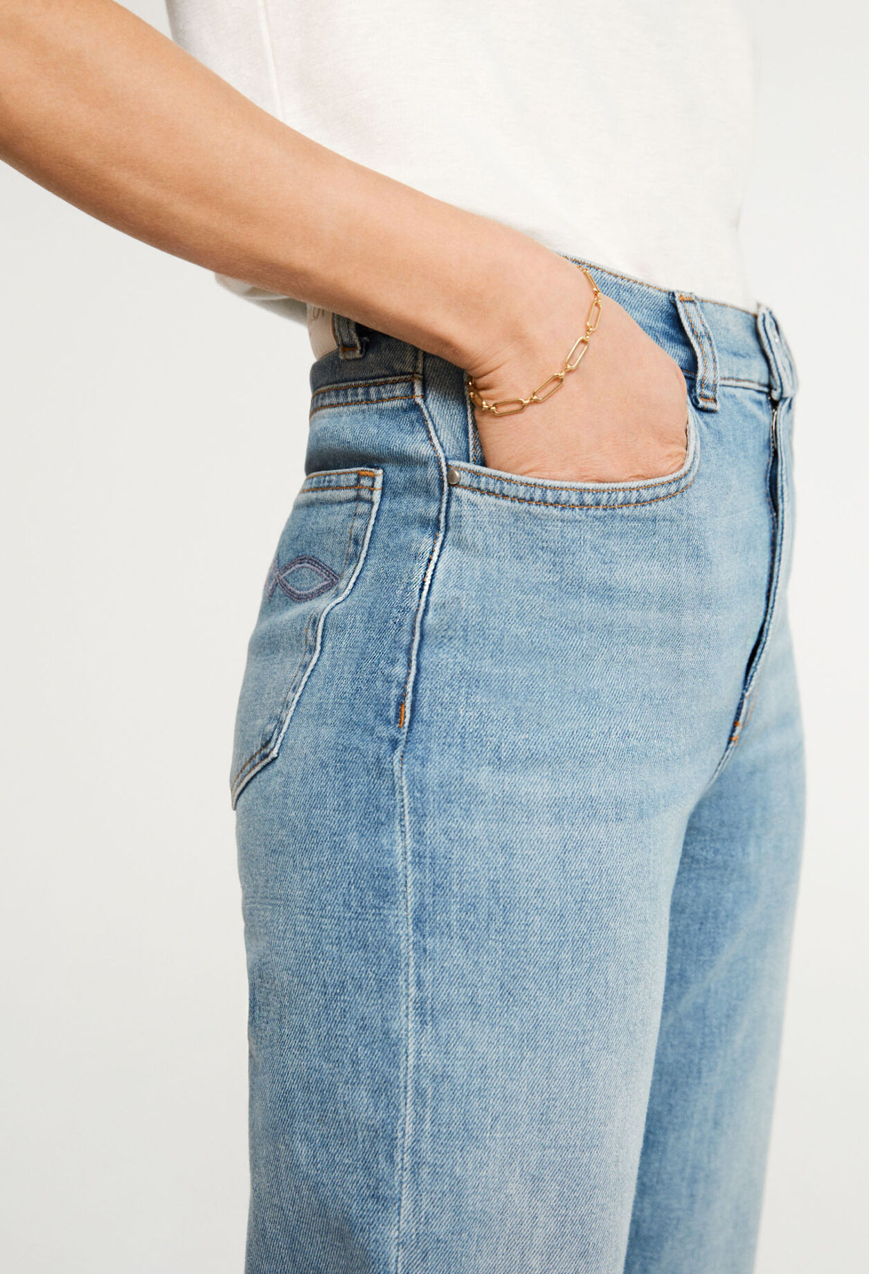 Large gold link bracelet