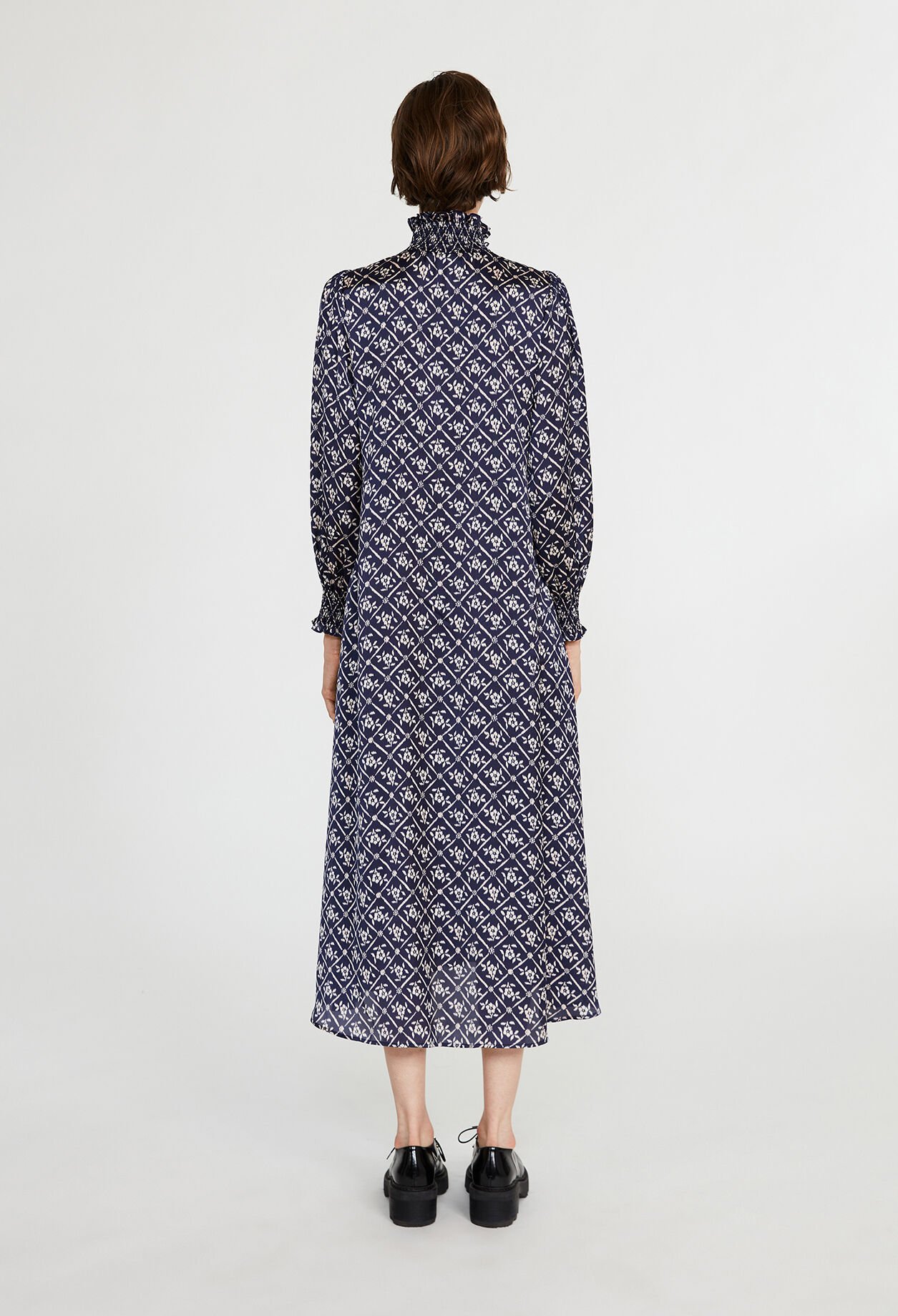 Robe à col montant