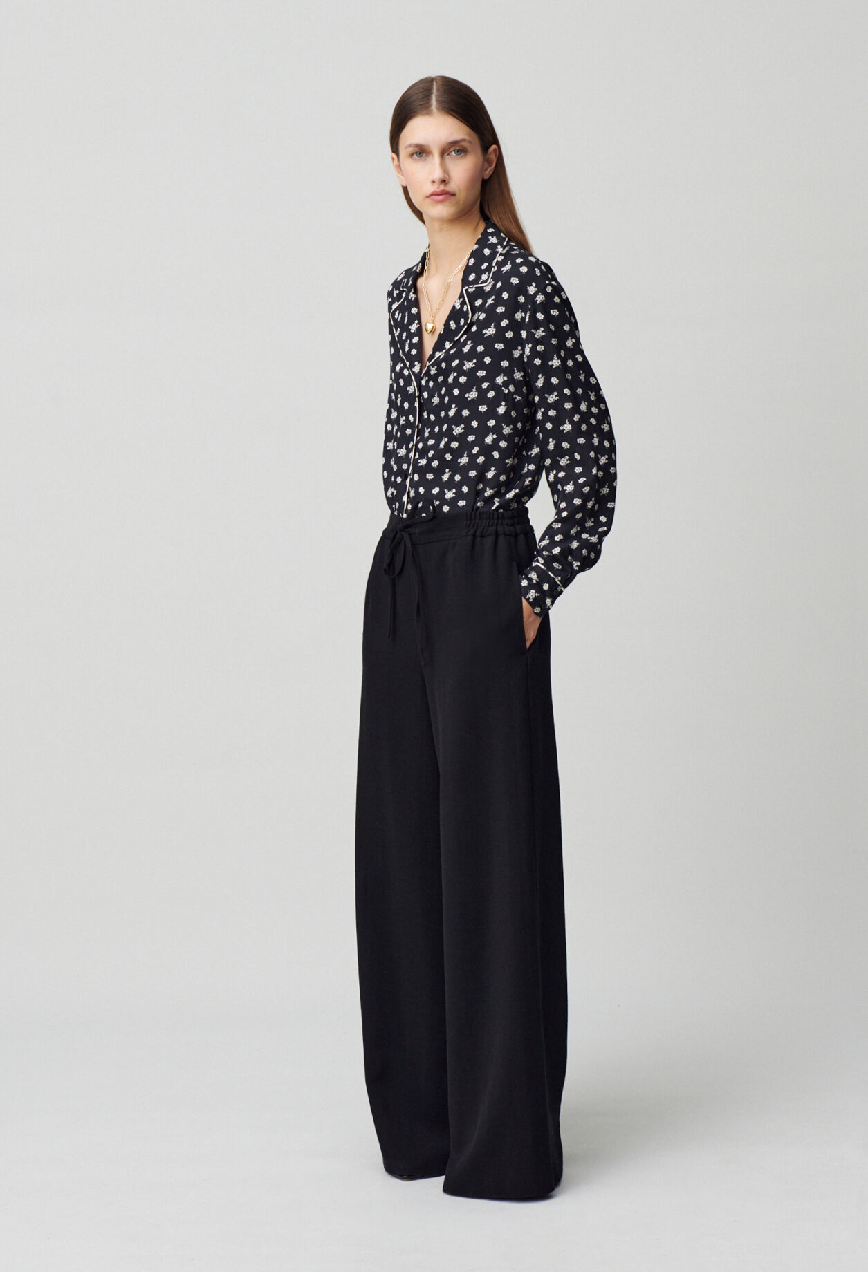 Elasticated fluid trousers