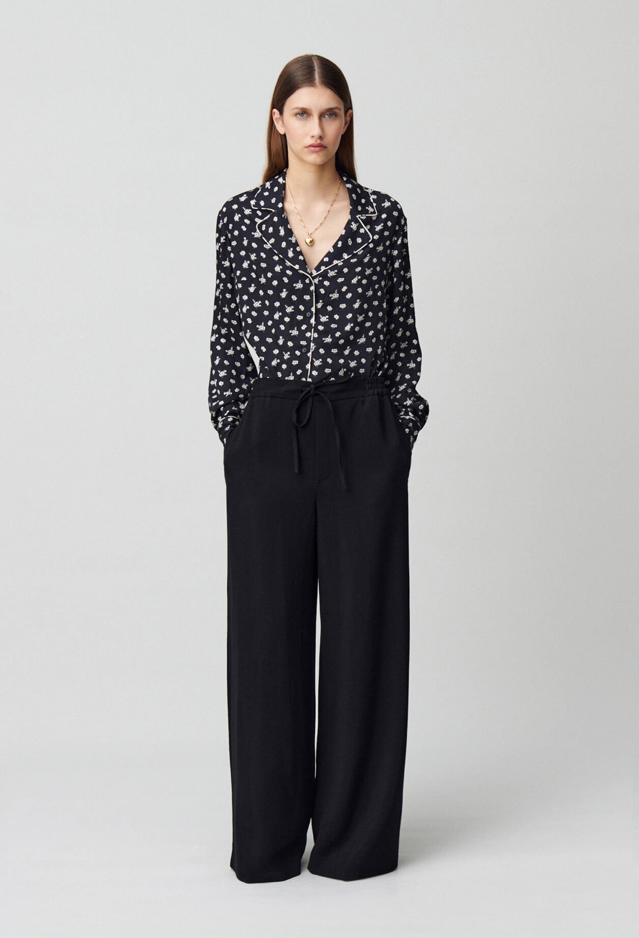 Elasticated fluid trousers