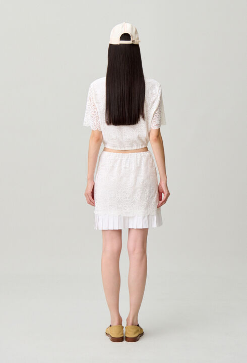 Short lace skirt