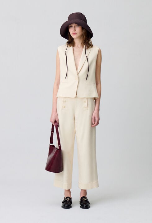 Sleeveless tailored blazer