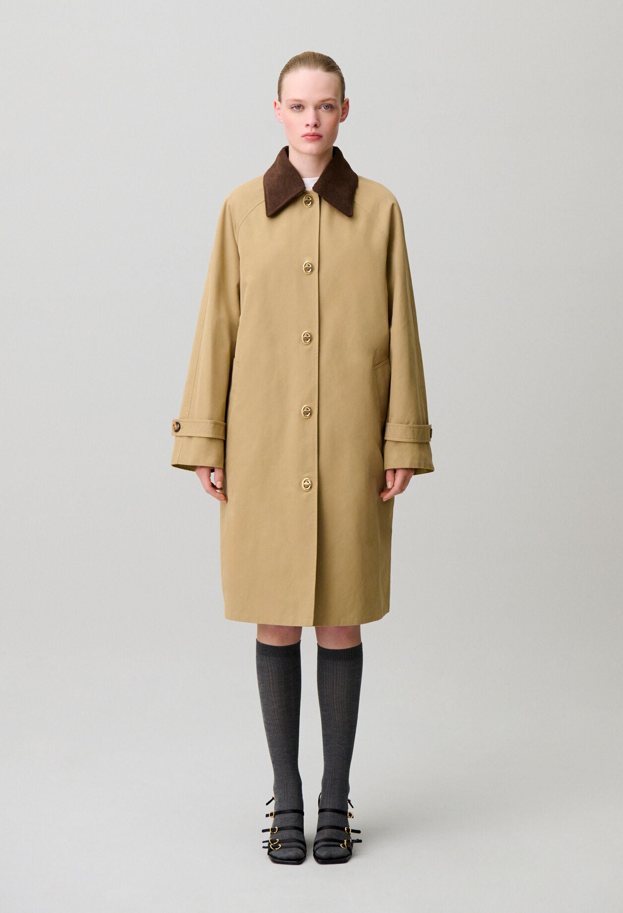 Removable velvet collar trench