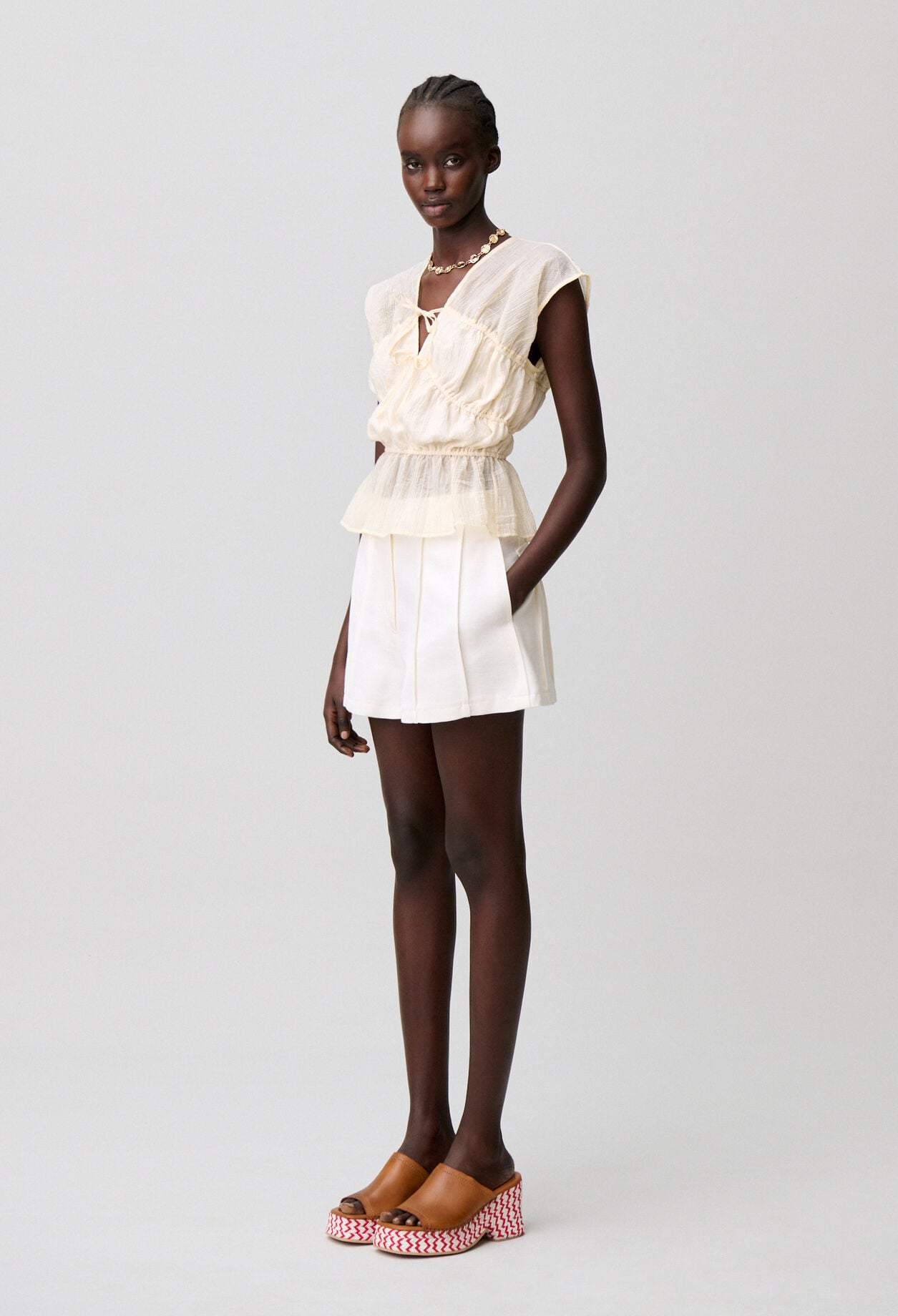 Topstitched seam shorts