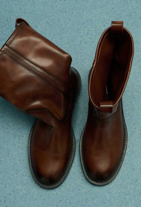 Smooth leather western boots