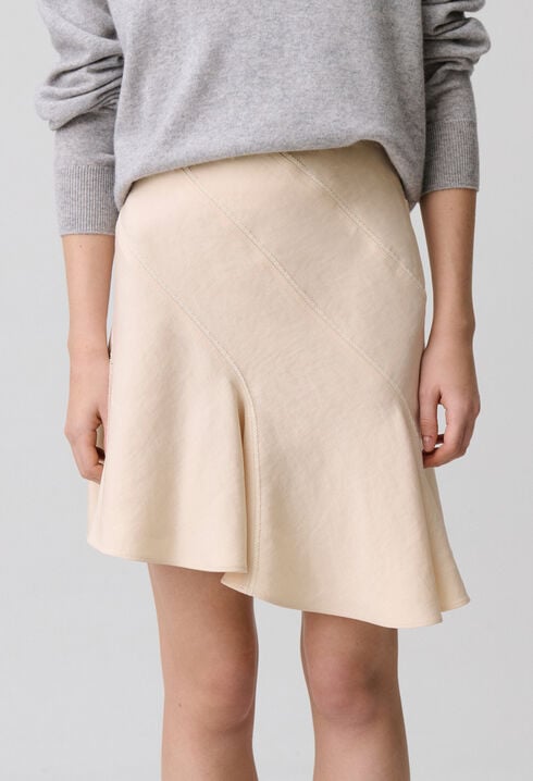 Asymmetric short skirt