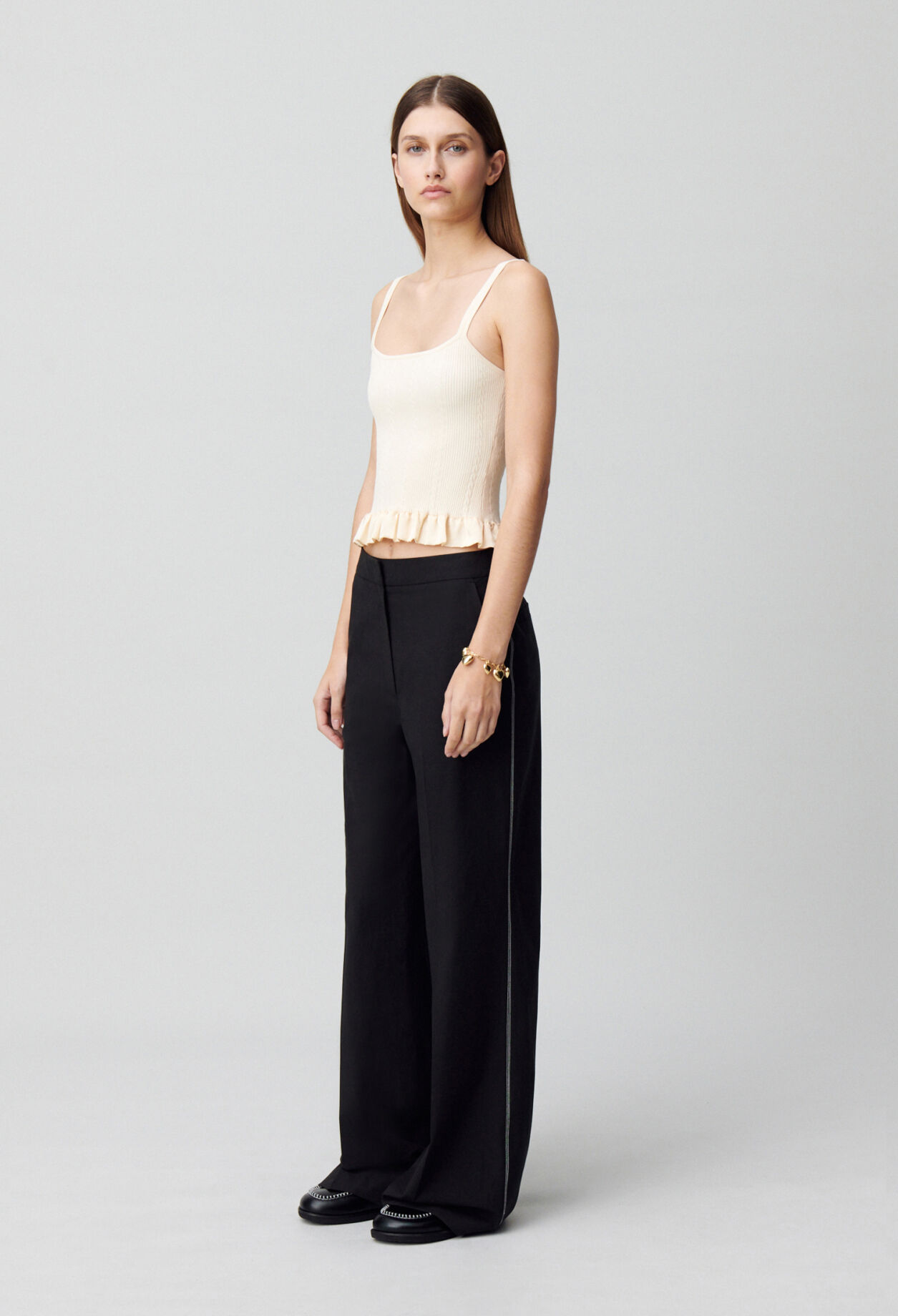 Wide-leg straight trousers