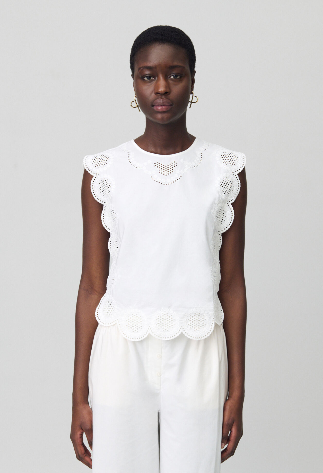 Sleeveless Embroidered Blouse