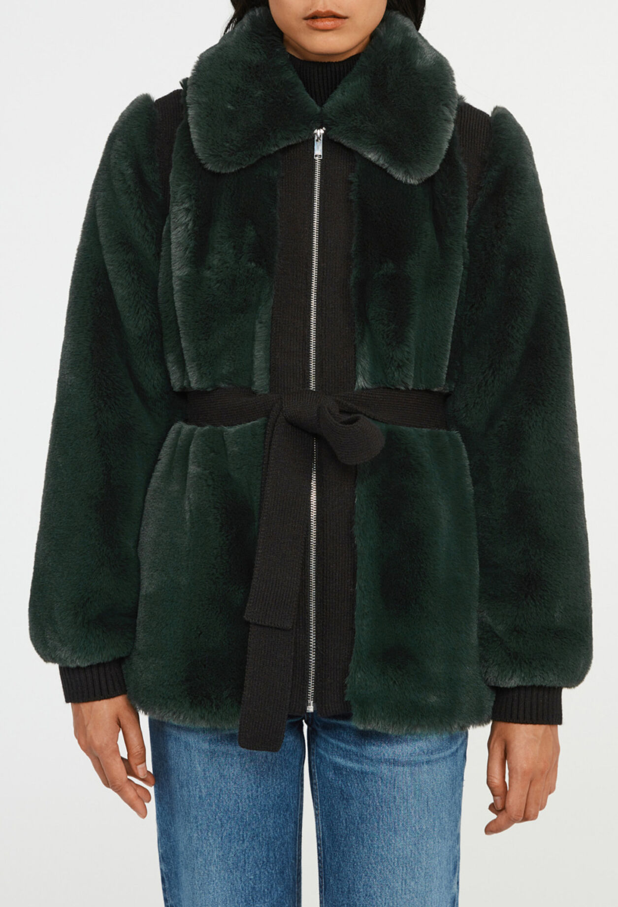 Manteau court fausse fourrure