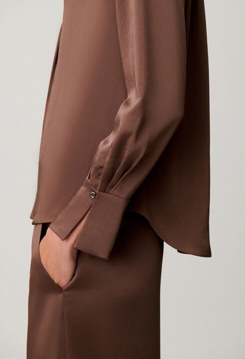 Collared flowy blouse