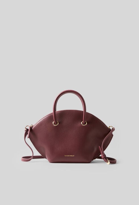 Smooth leather bag with gold rings
