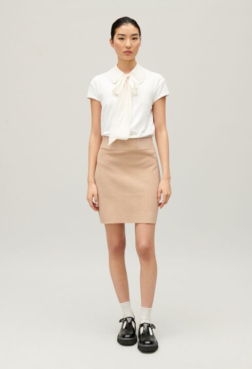 Short high-waisted skirt