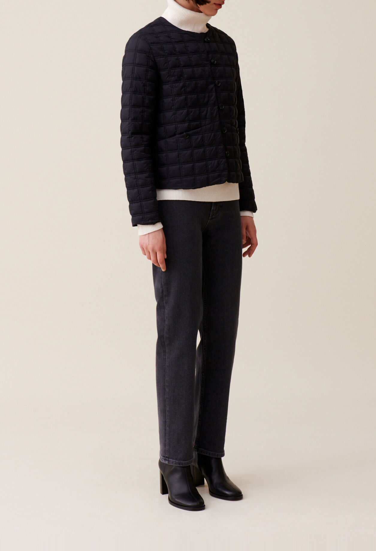 Short Buttoned Light Puffer