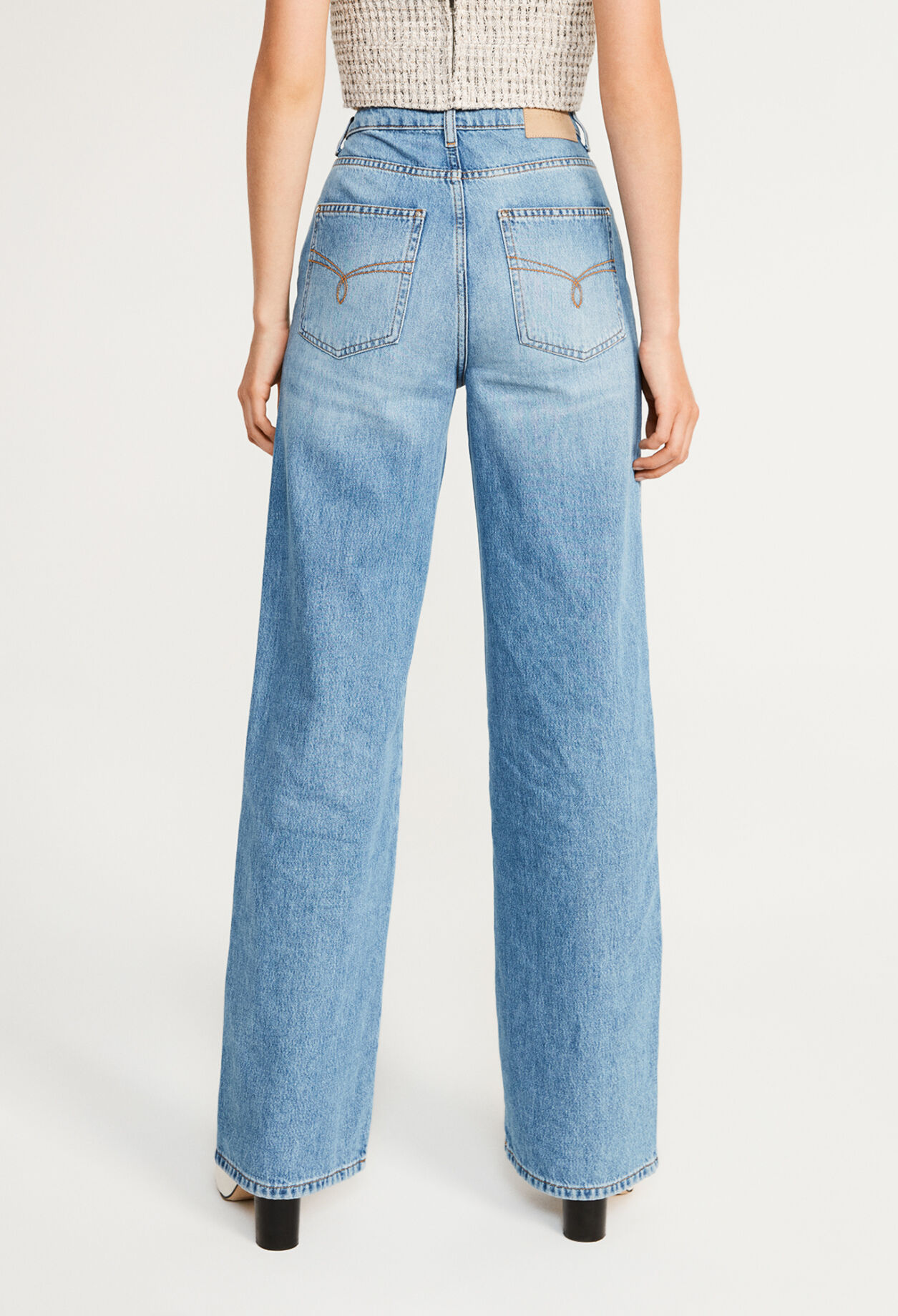 Washed out jeans made of organic cotton
