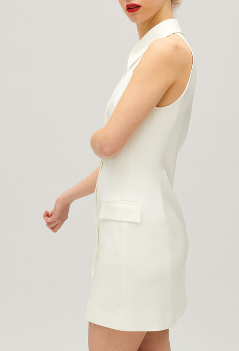 Short ecru satin dress