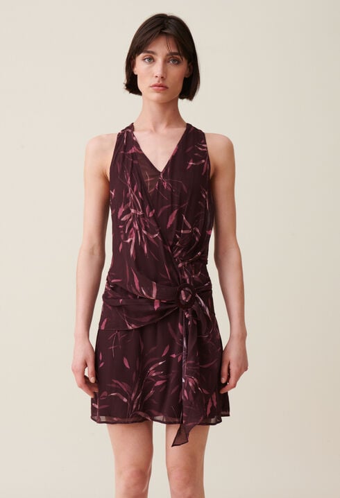 Short fluid dress without sleeves lined