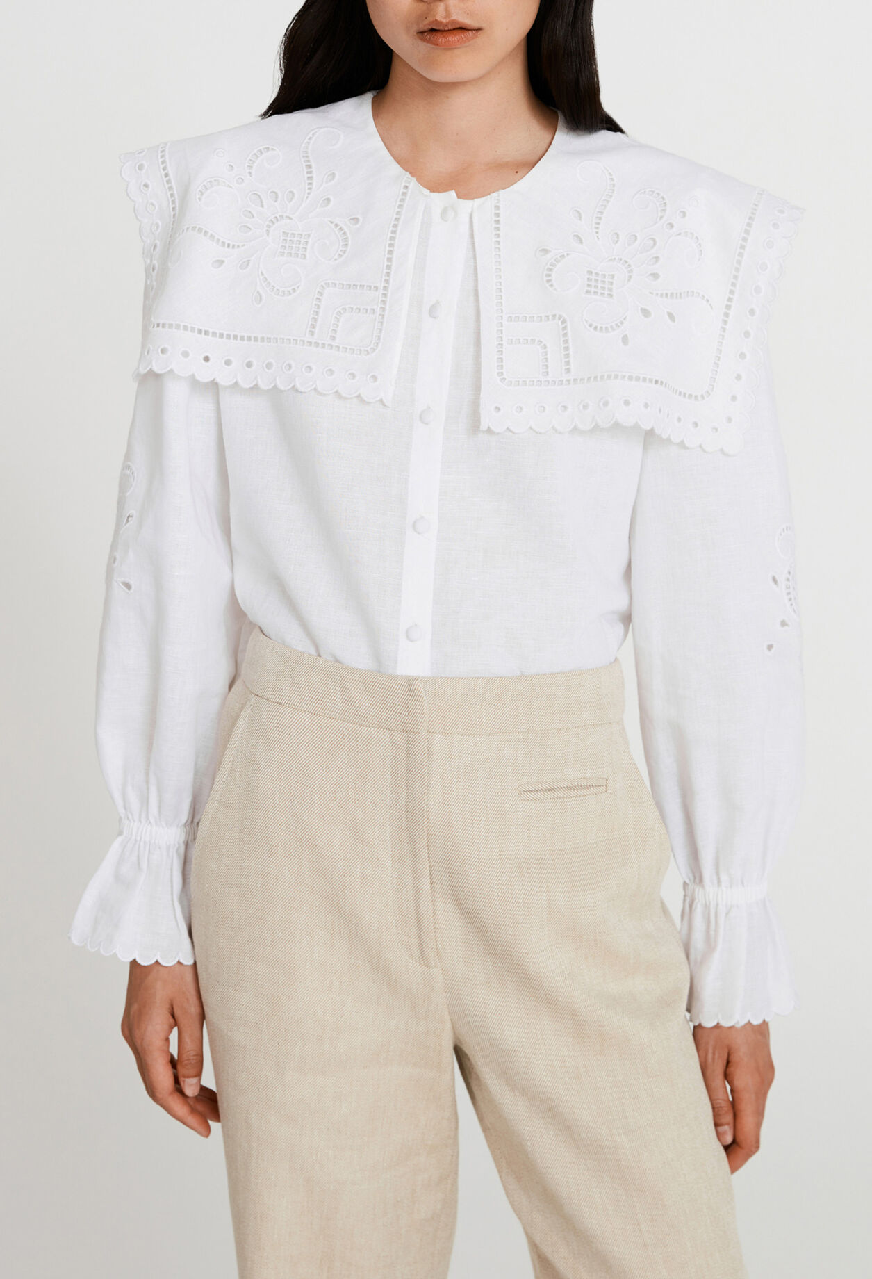 Linen shirt with embroidered collar