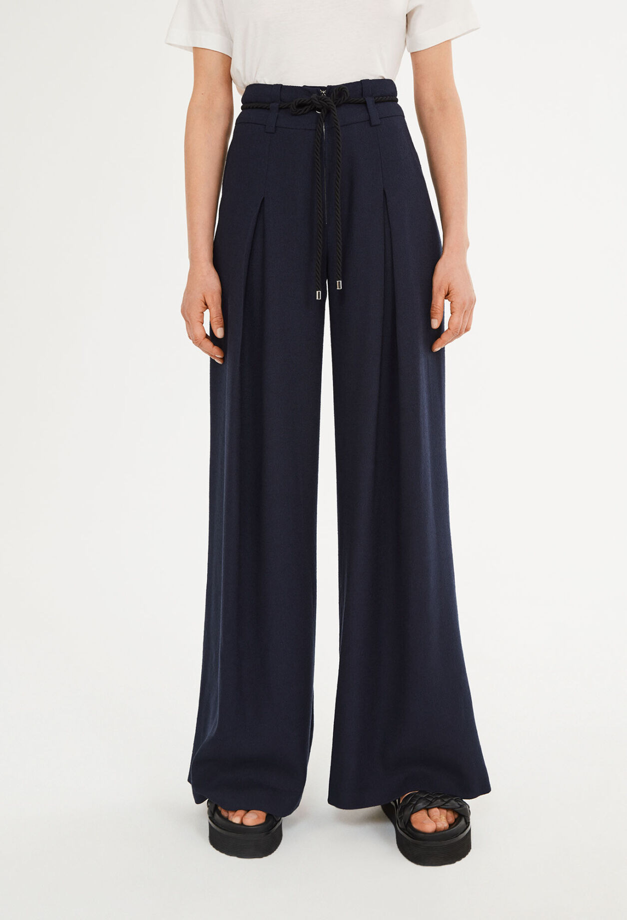 Long trousers with rope belt